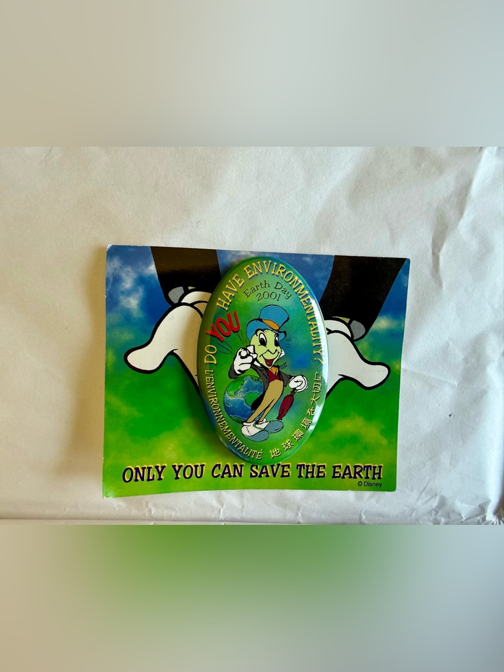 Disney Button Pin Jiminy Cricket Earth Day 2001 Do You Have Environmentality?